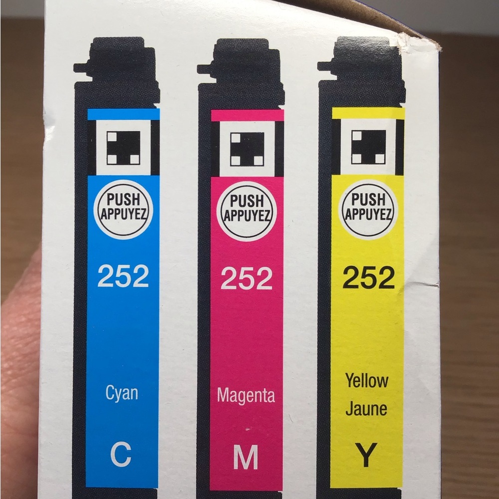 Epson 252 Standard-Capacity Ink Cartridge Box - Cyan/Magenta/Yellow - Picture 6 of 7